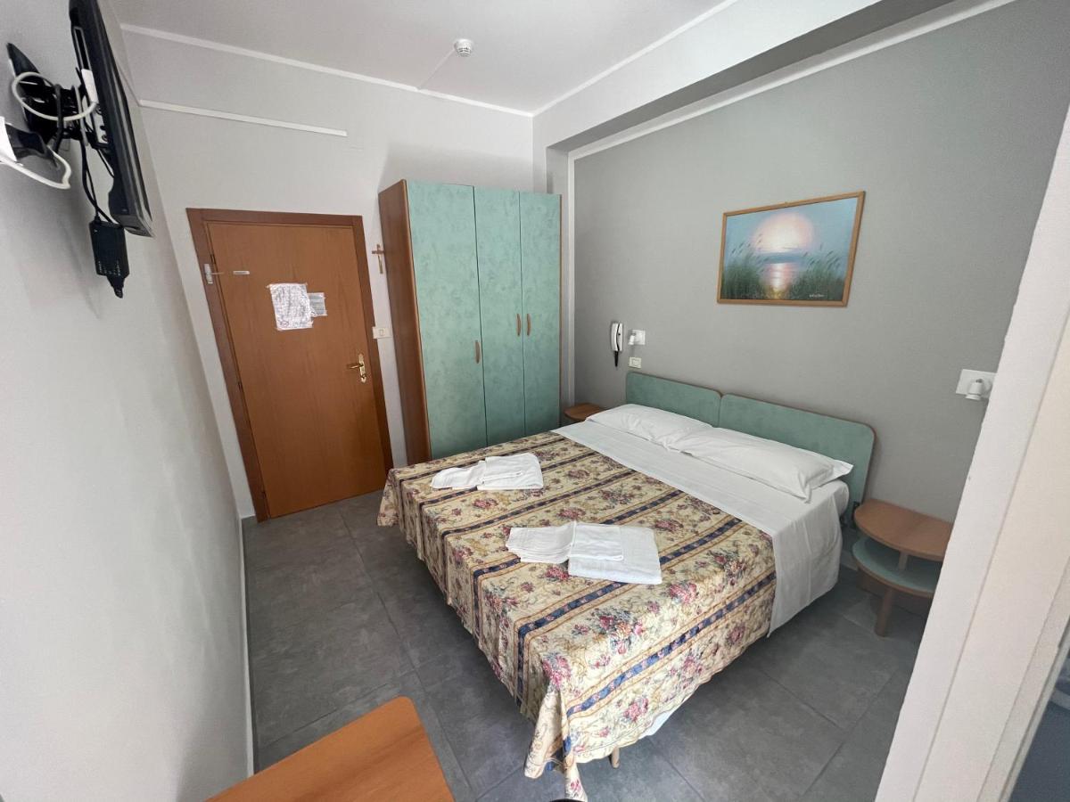 Hotel Piccari New Rimini Exterior foto