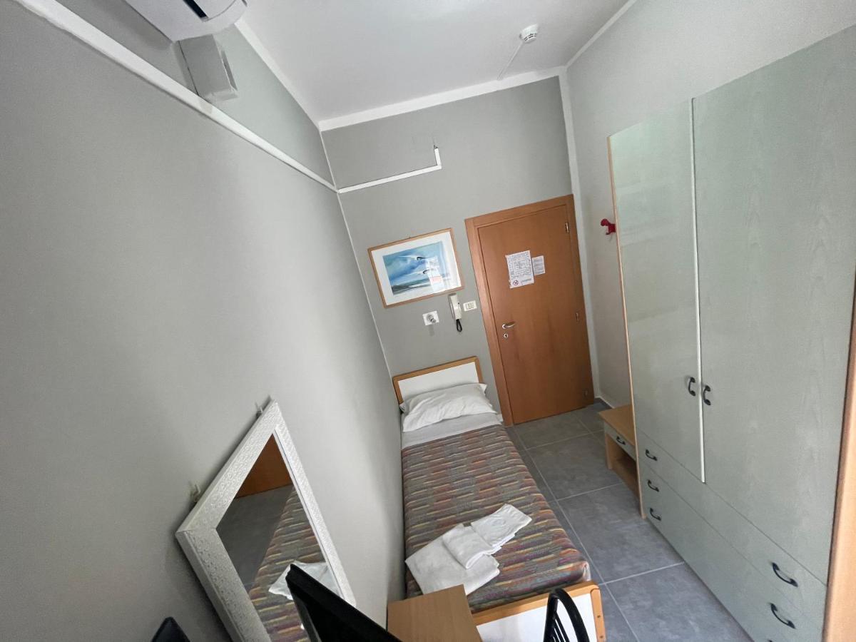 Hotel Piccari New Rimini Exterior foto