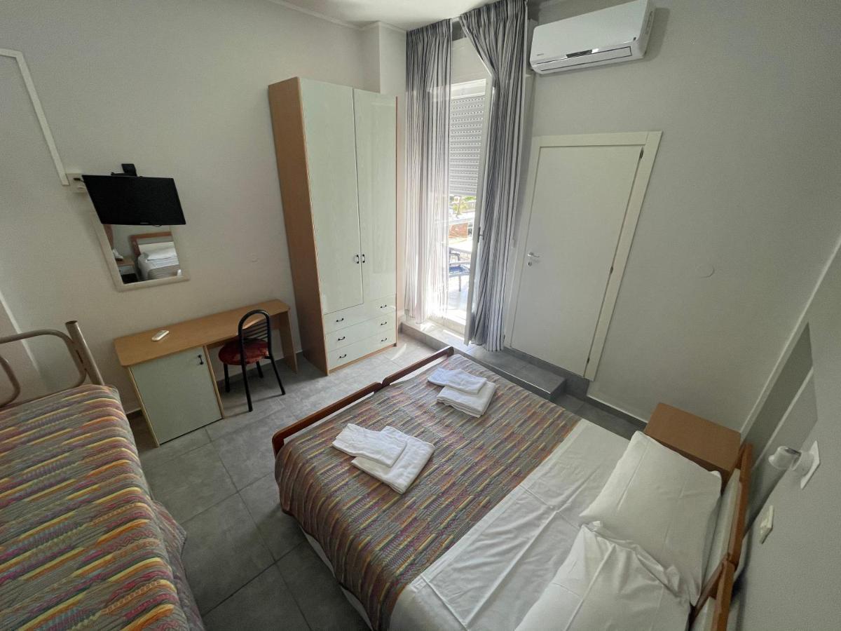 Hotel Piccari New Rimini Exterior foto